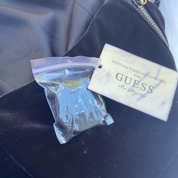 NEW GUESS Sleeveless Velvet Peplum Top SZ S - Picture 5 of 6